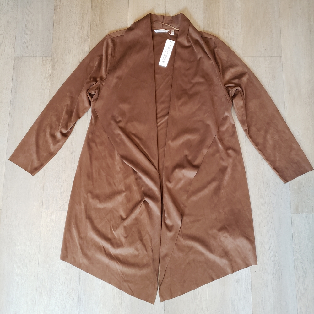 NWT Soft Drapped Shape Faux Suede Saddle Long Sleeve Luxe